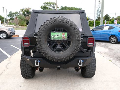 Used 2017 Jeep Wrangler Sport AWD/4WD image 6