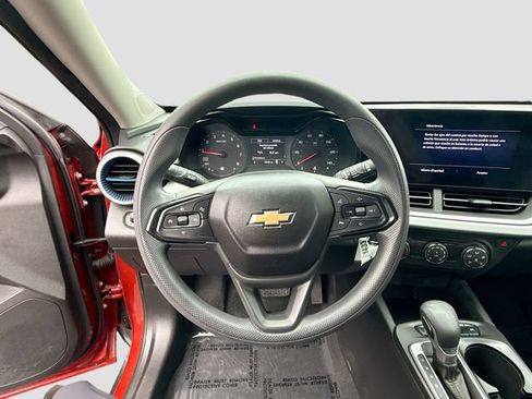 Used 2024 Chevrolet Trax LS FWD image 11