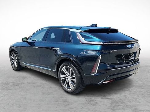 Used 2024 Cadillac Lyriq Luxury AWD/4WD image 6