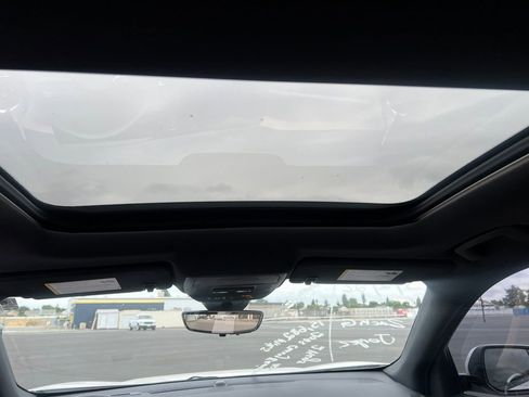 Used 2025 Chevrolet Equinox ACTIV w/ Safety and Technology Package FWD image 15