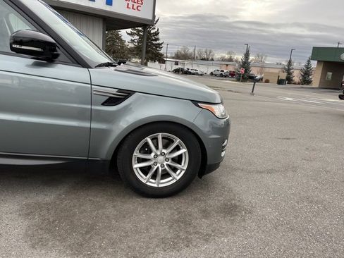 Used 2015 Land Rover Range Rover Sport SE image 17