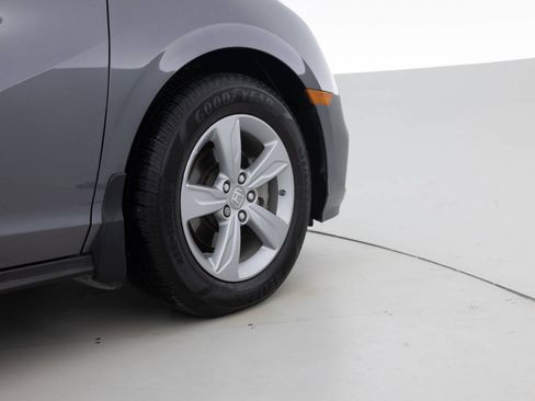 Used 2019 Honda Odyssey EX-L image 18