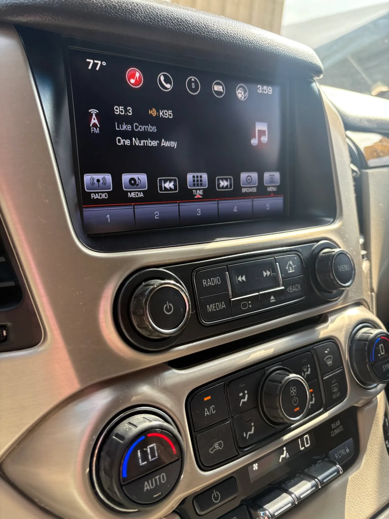 Used 2016 GMC Yukon Denali w/ Open Road Package AWD/4WD image 31