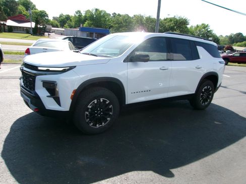 New 2026 Chevrolet Traverse Z71 w/ Driver Confidence Package AWD/4WD image 7