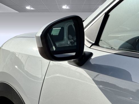 New 2025 Nissan Kicks SV w/ SV Premium Package image 18