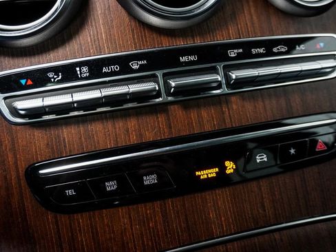 Used 2020 Mercedes-Benz GLC 43 AMG 4MATIC image 27