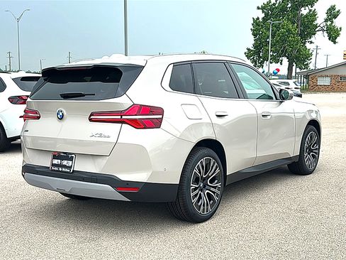 New 2026 BMW X3 xDrive30i w/ Premium Package AWD/4WD image 8