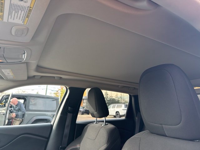 Used 2017 Jeep Cherokee 75th Anniversary AWD/4WD image 16