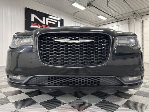 Used 2016 Chrysler 300 S AWD/4WD image 14