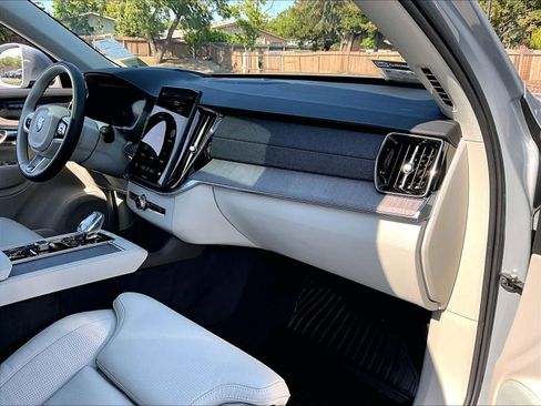 Used 2026 Volvo XC90 T8 Ultra w/ Protection Package Premier AWD/4WD image 19