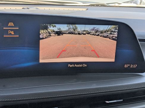 Used 2024 Cadillac XT4 Premium Luxury image 16