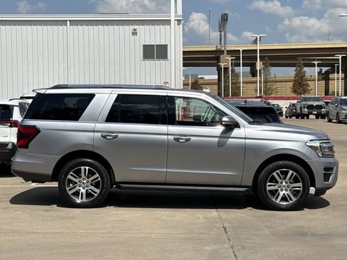 Used 2024 Ford Expedition Limited RWD image 3