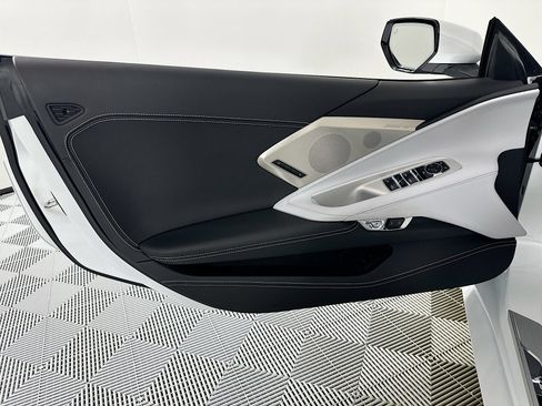 Used 2024 Chevrolet Corvette Stingray Premium Conv w/ Z51 Performance Package RWD image 15