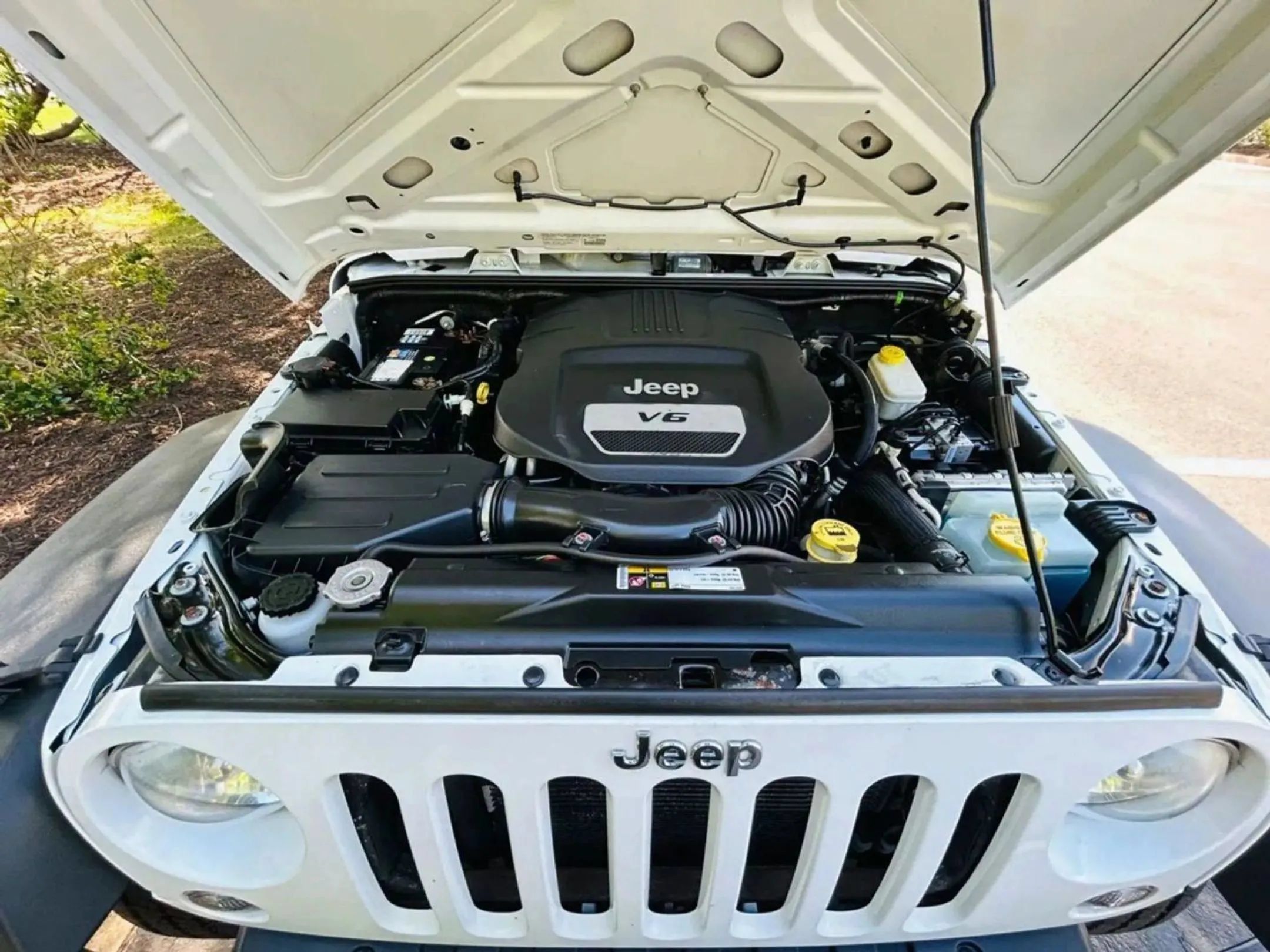 Used 2014 Jeep Wrangler Unlimited Sport w/ Quick Order Package 24S AWD/4WD image 9