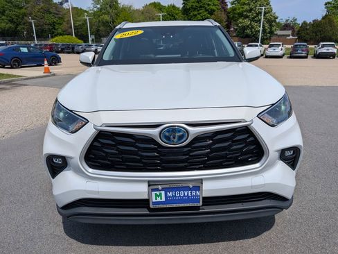 Used 2022 Toyota Highlander XLE AWD/4WD image 9