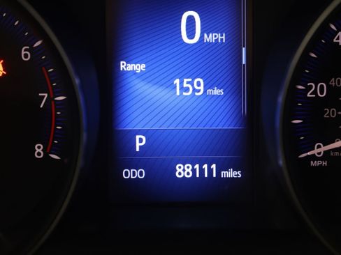 Used 2018 Toyota C-HR XLE FWD image 34
