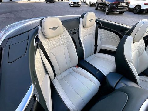 Used 2023 Bentley Continental GT Azure image 16