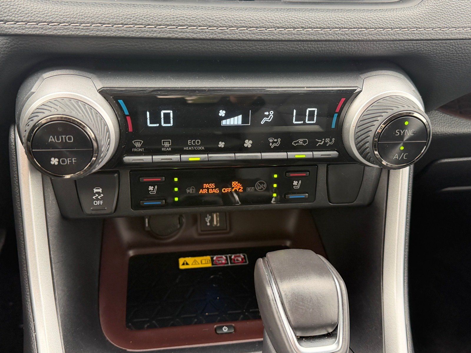 Used 2024 Toyota RAV4 Limited w/ Advanced Technology Package AWD/4WD image 23