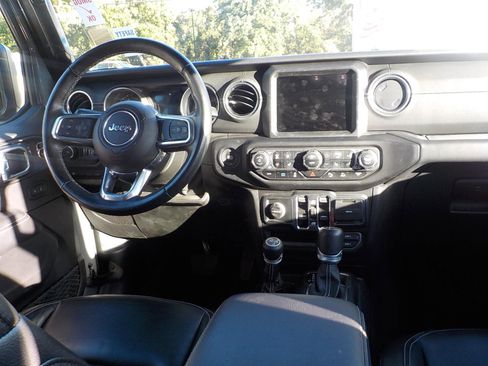 Used 2021 Jeep Wrangler Unlimited Sahara w/ Cold Weather Group image 16