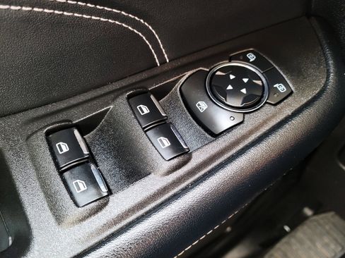 Used 2024 Ford Edge Titanium image 16