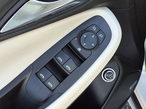 Used 2024 Buick Encore GX Avenir w/ Avenir Convenience Package image 12