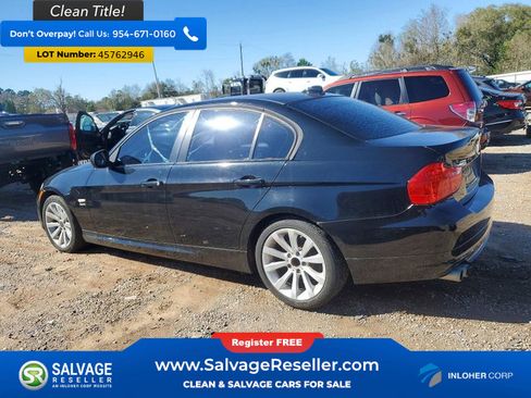 Used 2011 BMW 328i xDrive Sedan image 3