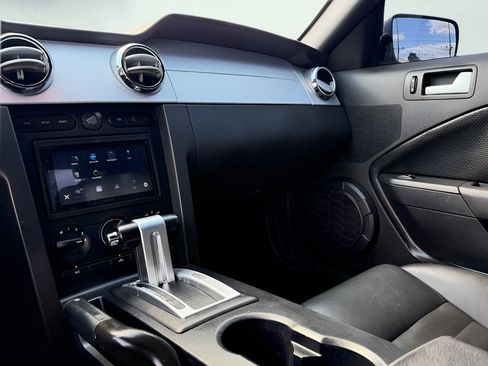 Used 2006 Ford Mustang GT RWD image 44