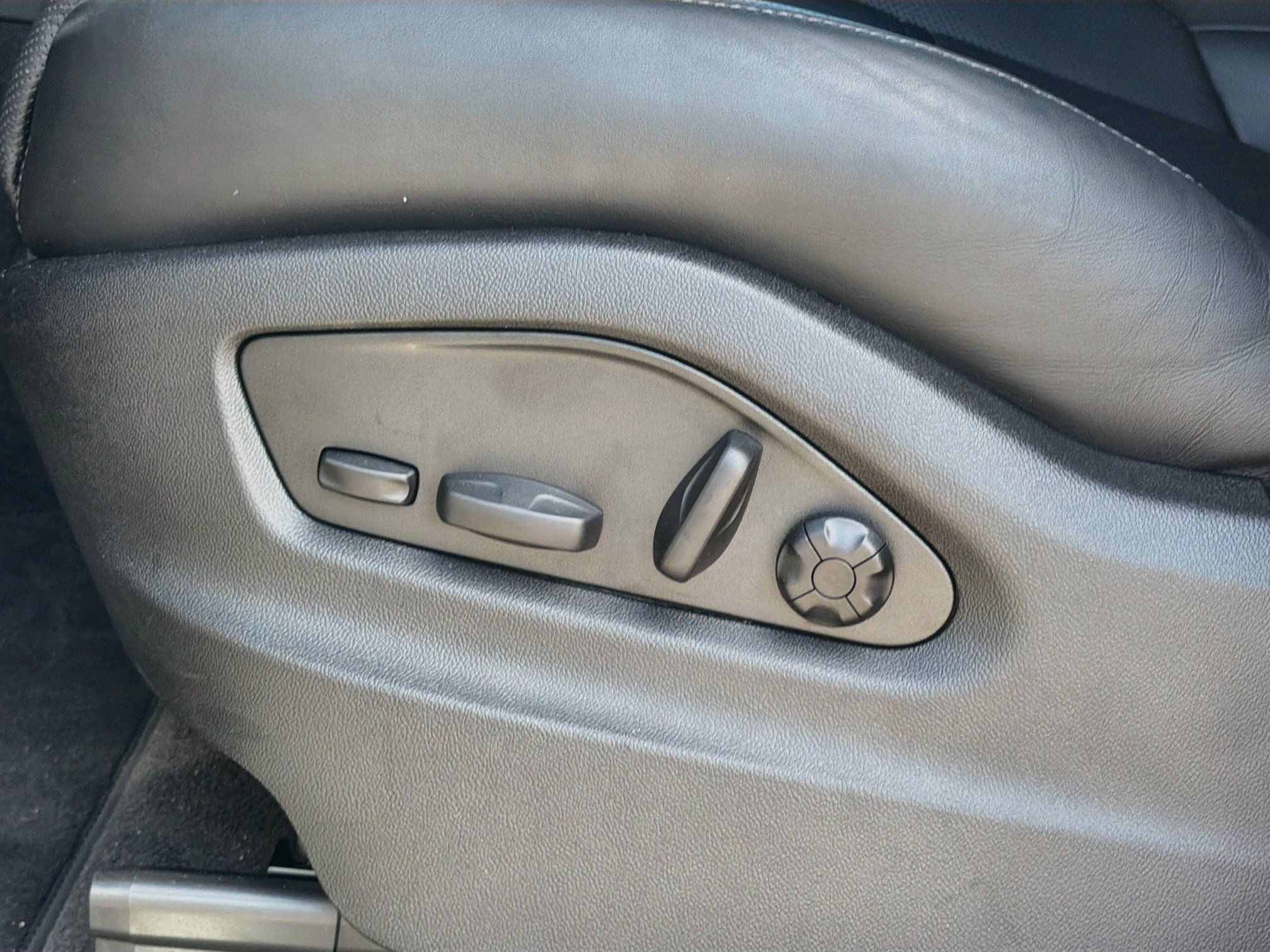 Used 2026 Porsche Cayenne Coupe AWD/4WD image 25