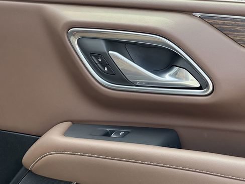 Used 2024 Chevrolet Tahoe High Country w/ Premium Package image 18