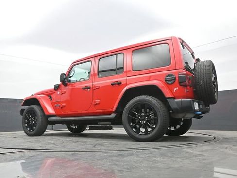 Used 2023 Jeep Wrangler Unlimited Sahara w/ Cold Weather Group AWD/4WD image 56