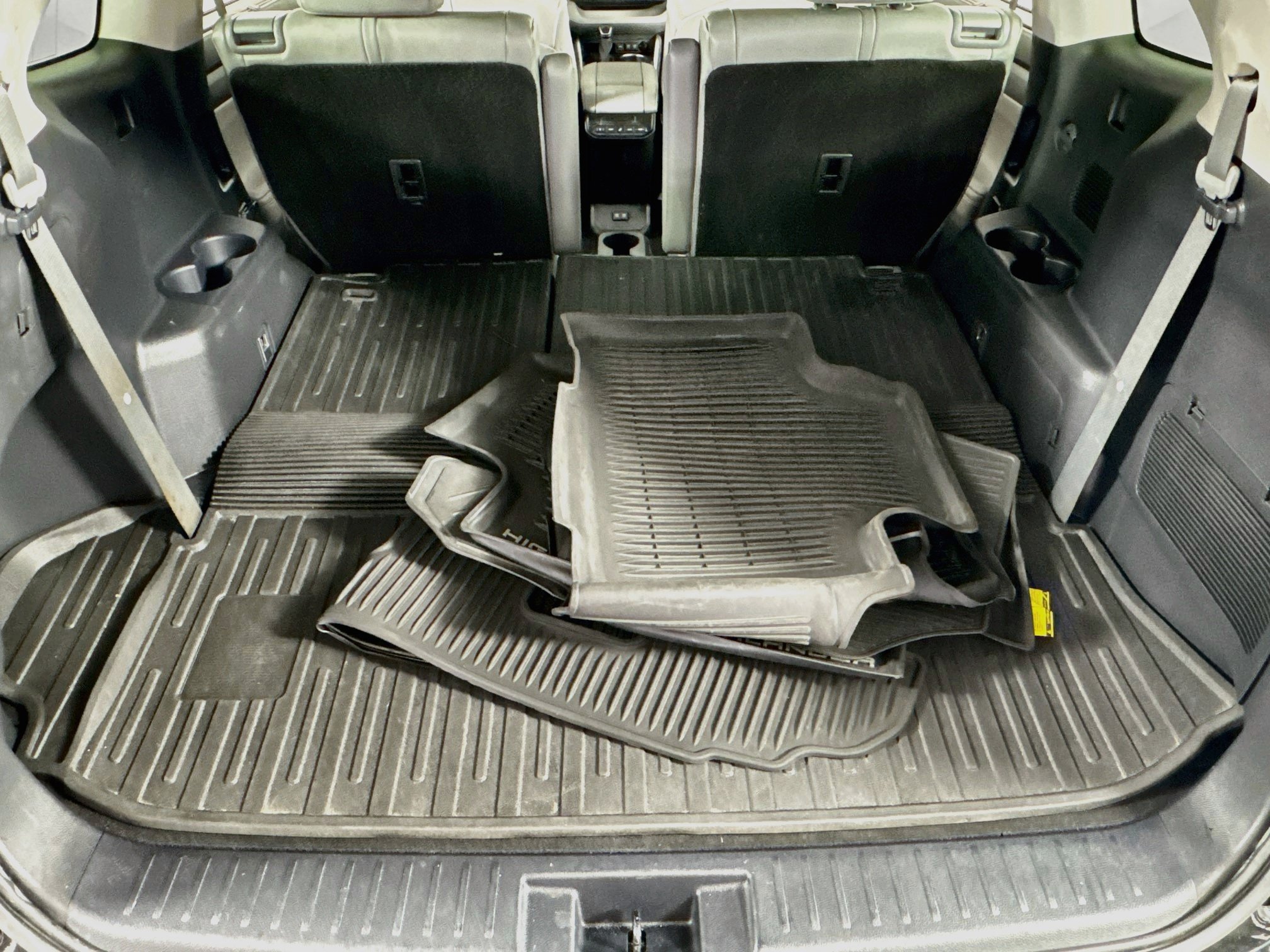 Used 2020 Toyota Highlander XLE AWD/4WD image 22