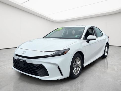 Used 2025 Toyota Camry LE FWD image 3