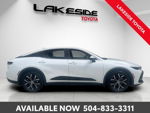 Used 2023 Toyota Crown Limited image 7