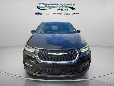 New 2026 Chrysler Pacifica Limited image 3