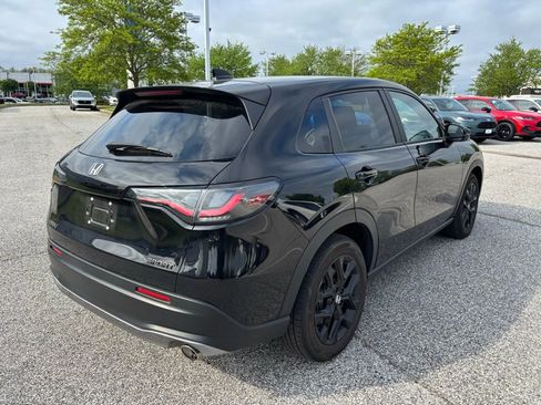 Used 2024 Honda HR-V Sport image 8