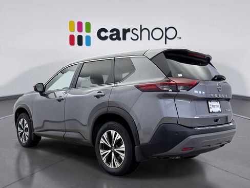 Used 2023 Nissan Rogue SV image 3
