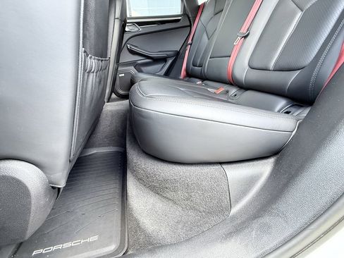 Used 2021 Porsche Macan S image 29