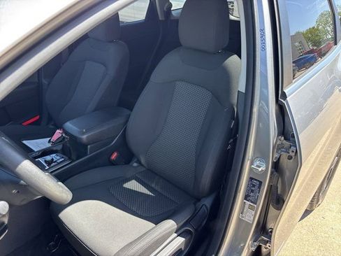 Used 2024 Kia Sportage LX FWD image 15