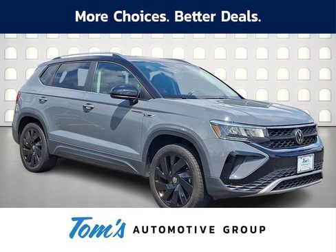 Used 2024 Volkswagen Taos SE AWD/4WD image 1