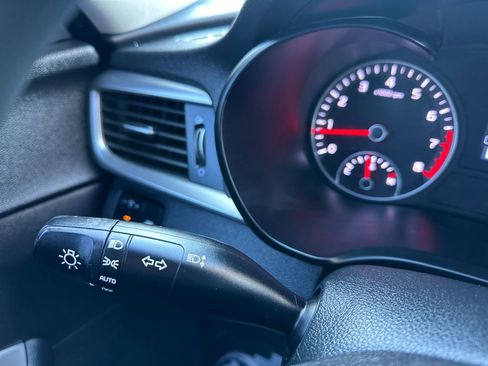 Used 2020 Kia Optima LX image 31