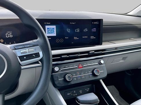 Certified 2025 Hyundai Tucson SE FWD image 7