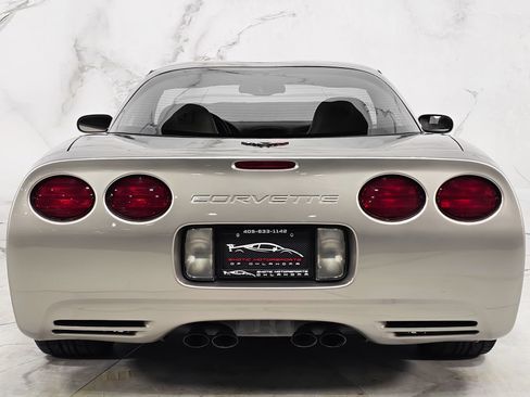 Used 1999 Chevrolet Corvette Coupe w/ Performance Handling Pkg RWD image 11