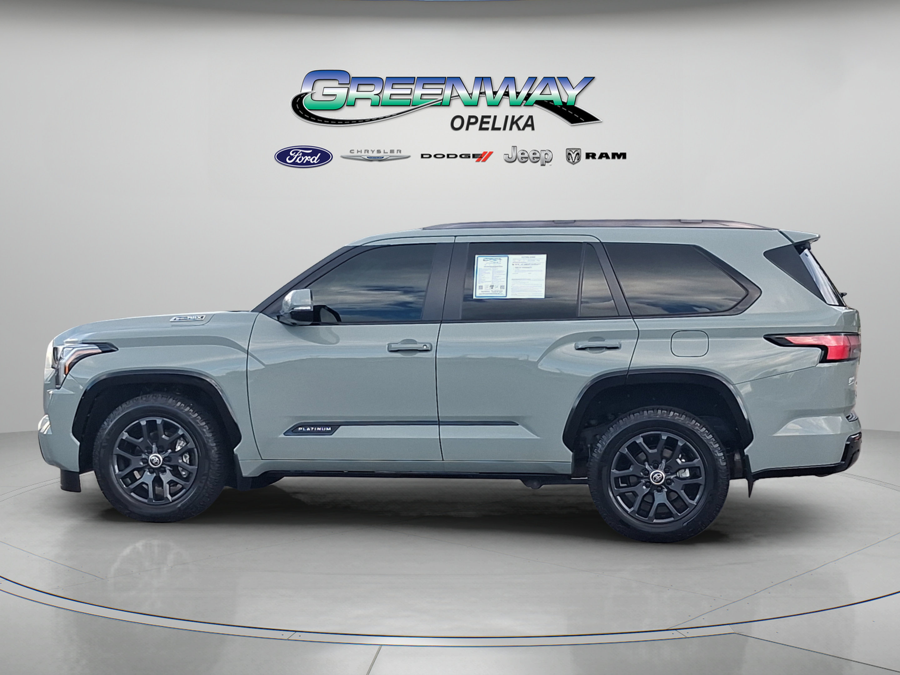 Used 2024 Toyota Sequoia Platinum RWD image 4