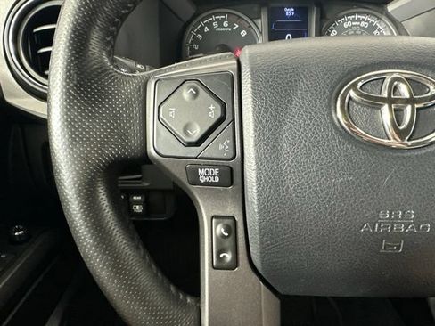 Used 2017 Toyota Tacoma TRD Sport w/ Tow Package (A/T) AWD/4WD image 15