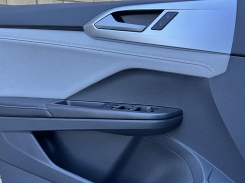 New 2026 Volkswagen Taos SE AWD/4WD image 10