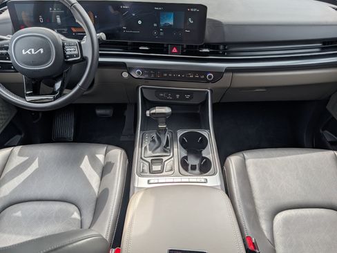 Certified 2026 Kia Carnival FWD image 10