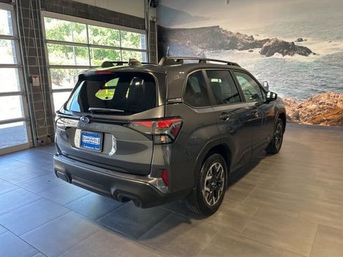 Used 2026 Subaru Forester Premium AWD/4WD image 40