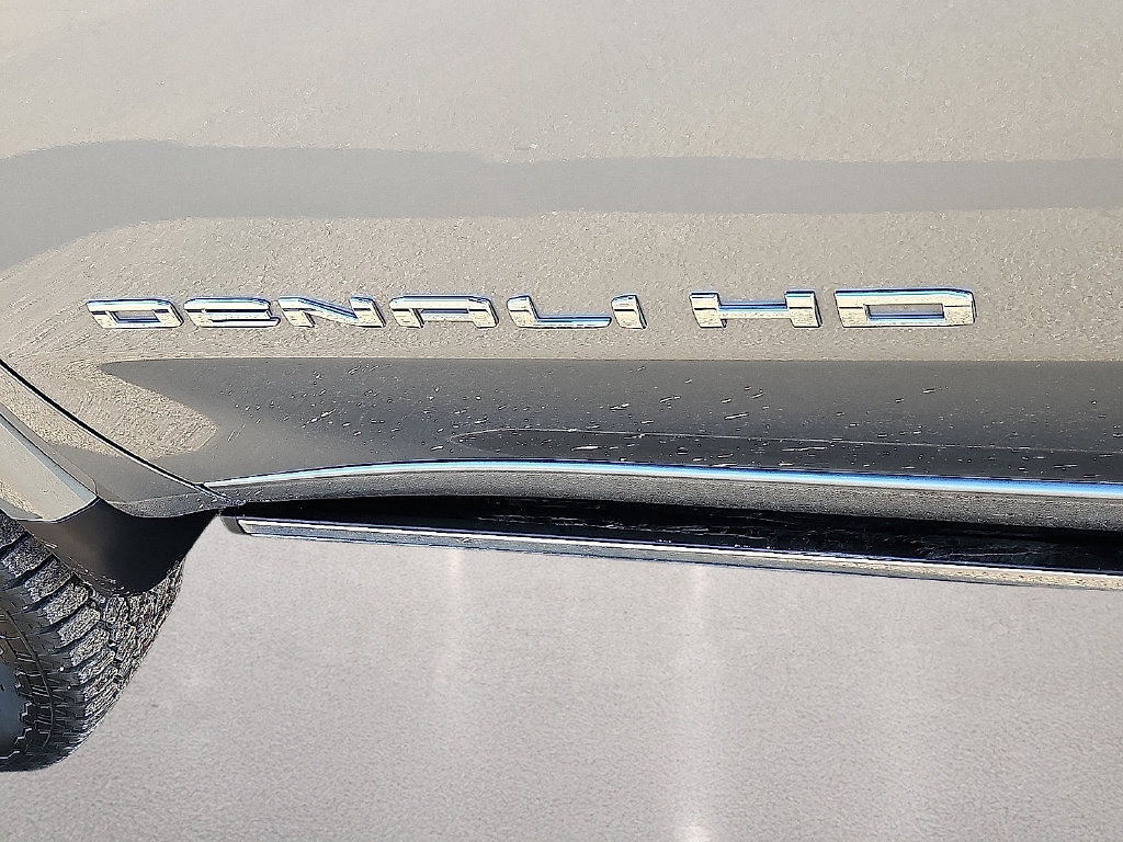 Used 2024 GMC Sierra 2500 Denali Ultimate AWD/4WD image 15