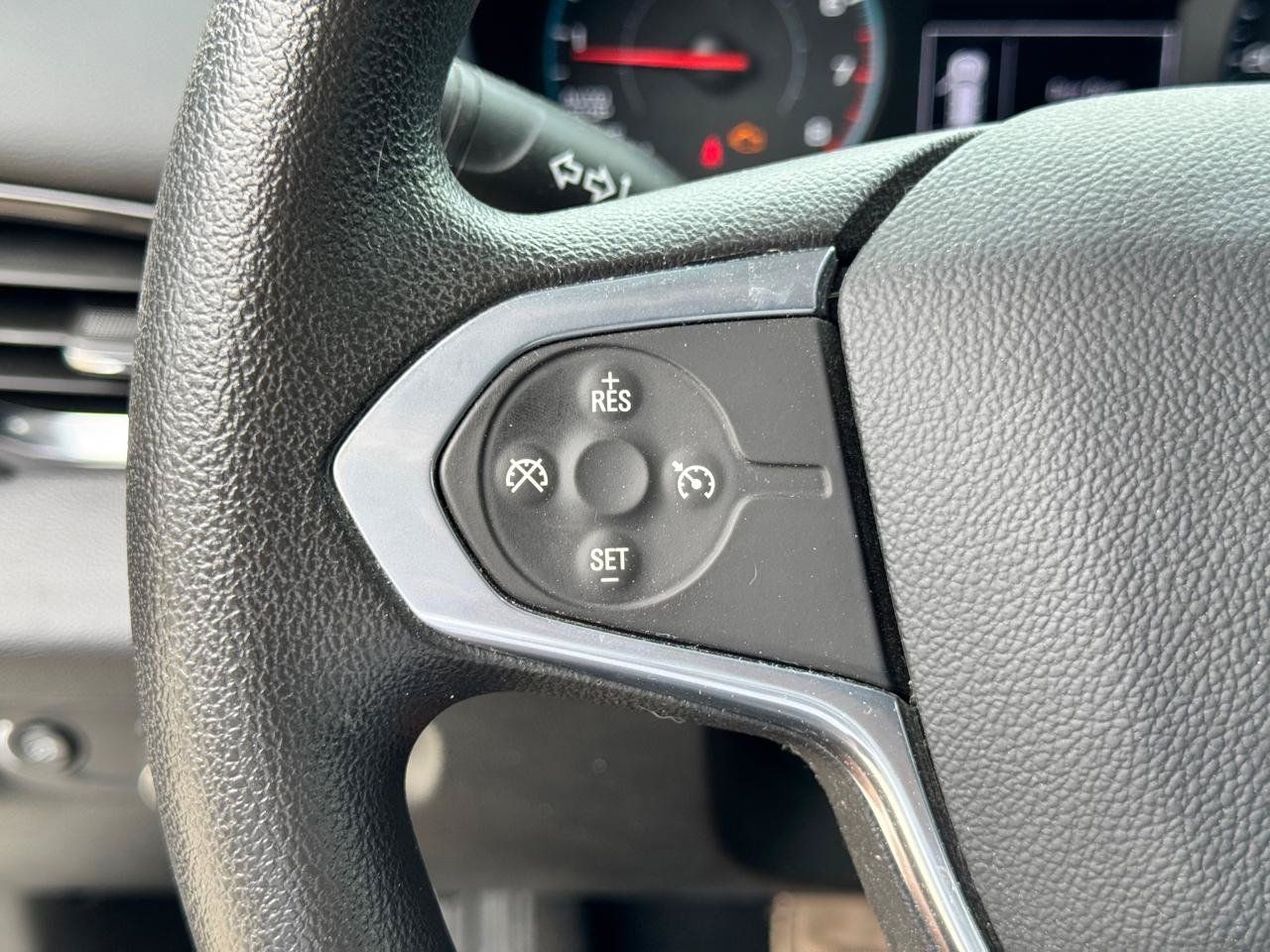 Used 2021 Chevrolet Traverse LS FWD image 28