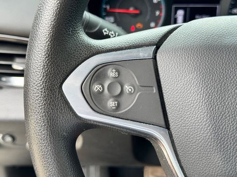 Used 2021 Chevrolet Traverse LS FWD image 28
